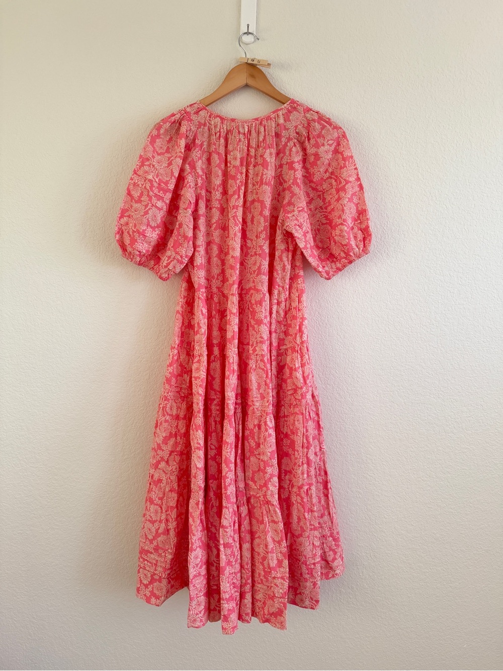 THE GREAT. Pink Floral Puff-Sleeve Tiered Midi Dress size medium size 2 - Picture 5 of 15